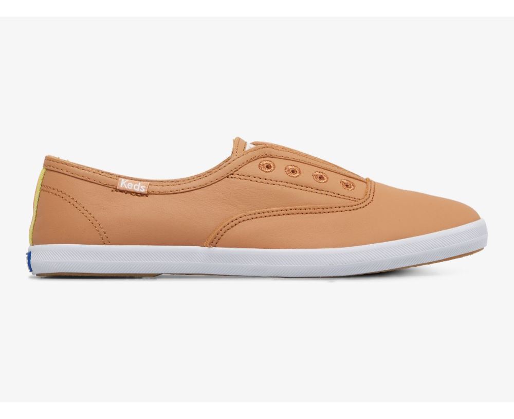 Women Chillax Leather Fab Slip On Sneaker Tan wBPlTI0l